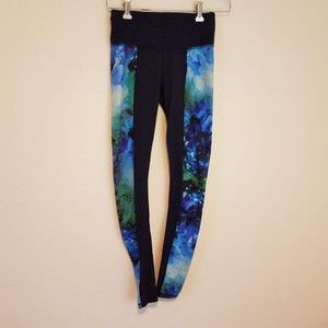 Athleta Women's XS Bloom Chaturanga Blue Watercolor Floral Leggings Yoga 721703